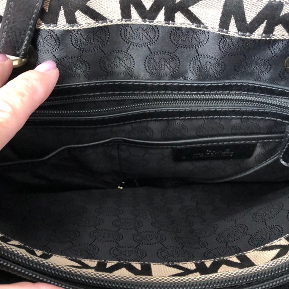 Michael Kors pocket tote bag with multiple pockets - Picture 2 of 6